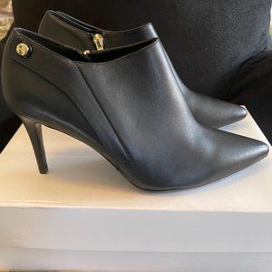 Calvin Klein Size 10 Boots